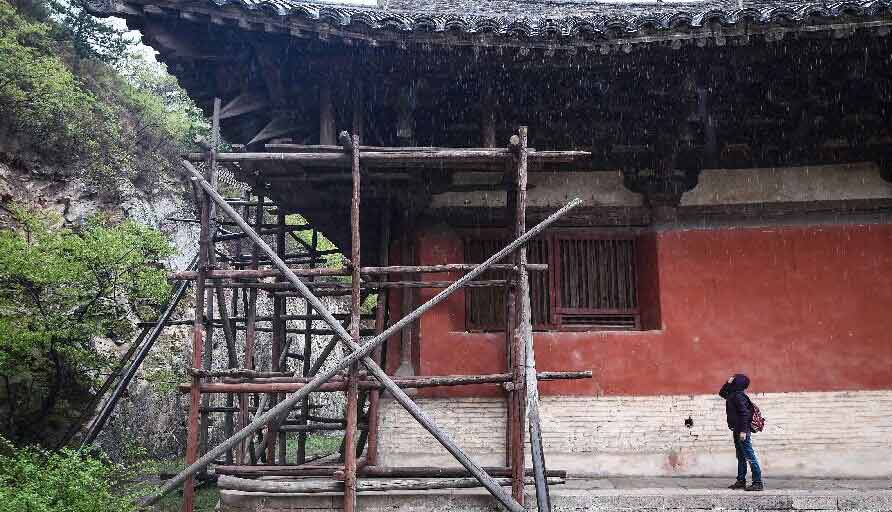 中国现存最大唐代木构建筑佛光寺东大殿“拄拐”已十余年