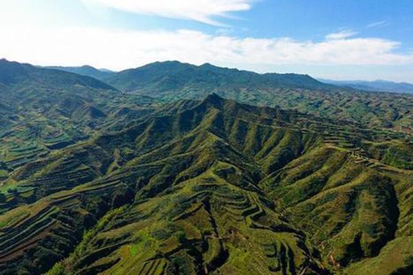 从"一宿饥"千年穷"到"万年饱—吕梁山腹地的山乡夜话